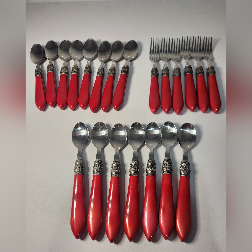 Pioneer Women Red Handle Silver-Tone Flatware Set